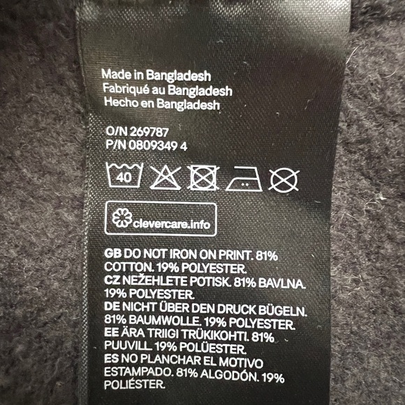 H&M Oversized Womens Sweatshirt Large Iconic Rolling Stones with 🌈 Tongue Design - Picture 7 of 7